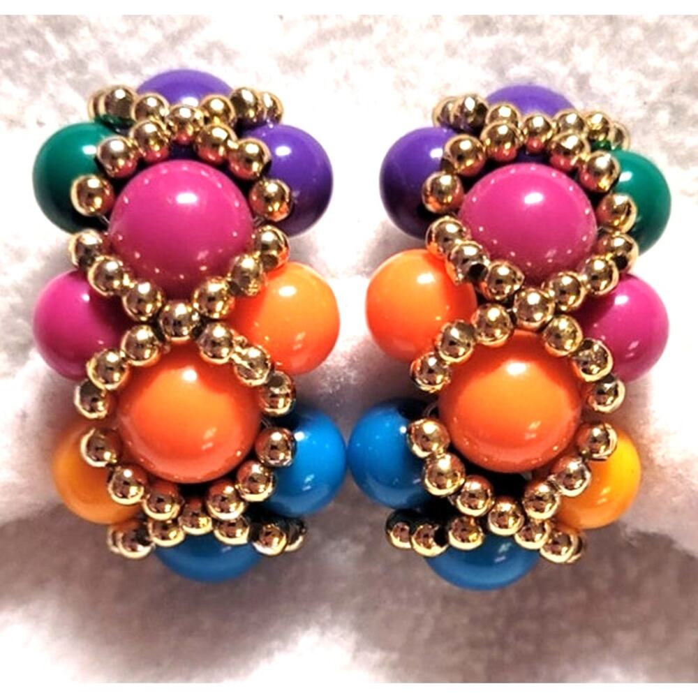 Vintage 60s 70s Fruit Salad Beaded Cluster Clip On Earrings Gold Tone Hoop 3/4"